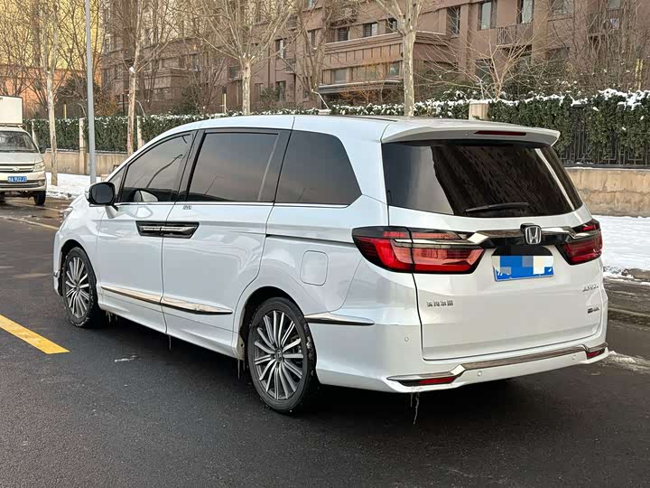 Фото 4 - Honda Elysion