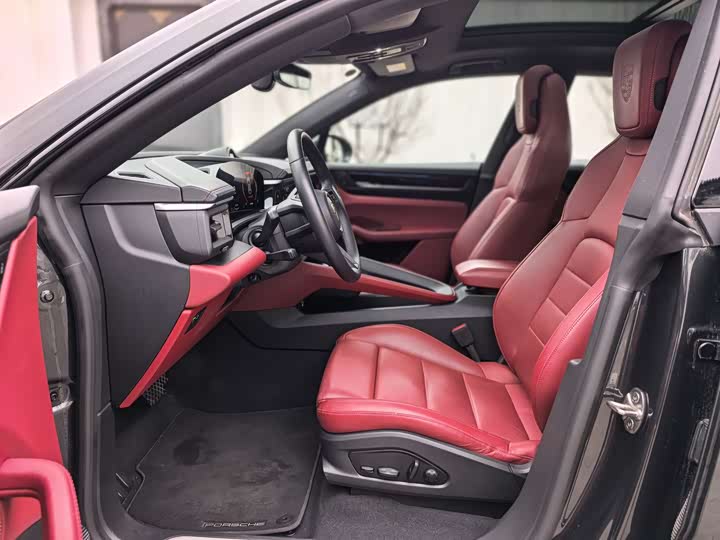 Фото 8 - Porsche Macan EV