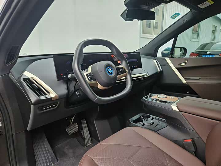 Фото 8 - BMW iX