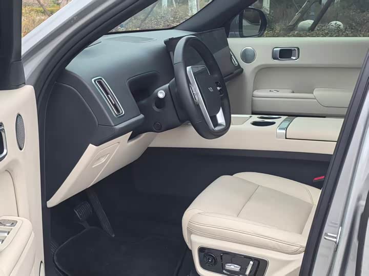 Фото 9 - LiXiang L7