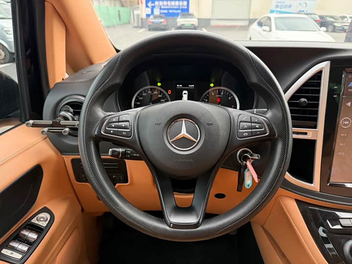 Фото 9 - Mercedes-Benz Vito