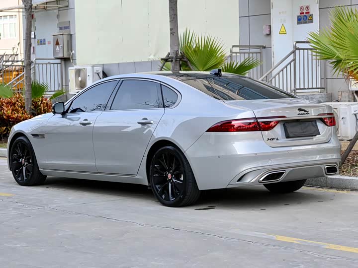 Фото 3 - Jaguar XF L