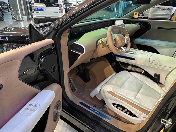 Фото 8 - Avatr 07