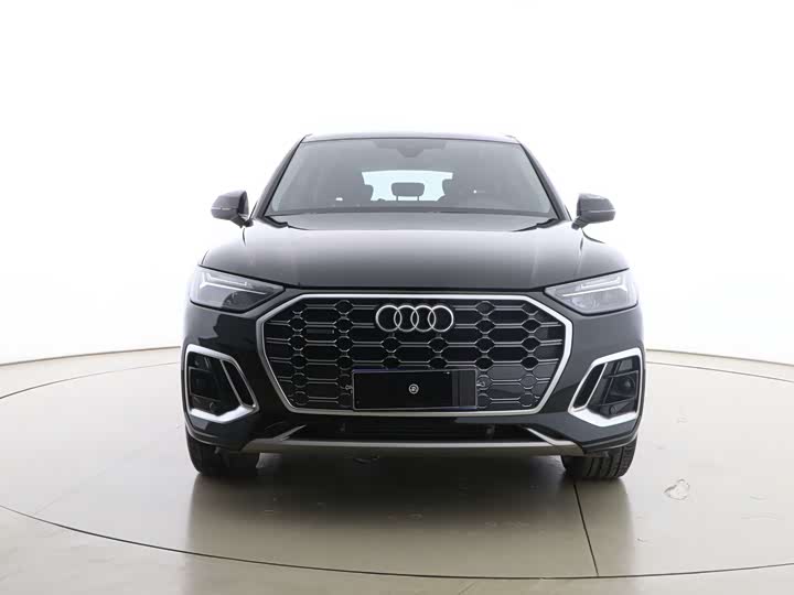 Photo 2 - Audi Q5L