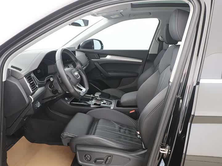 Photo 6 - Audi Q5L
