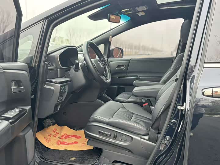 Photo 4 - Honda Odyssey