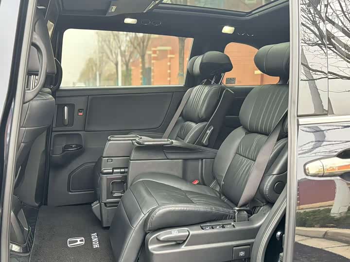 Photo 5 - Honda Odyssey