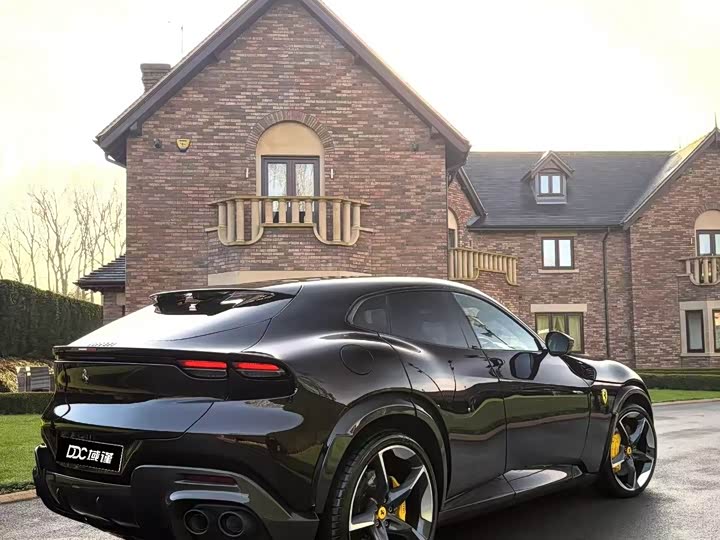 Photo 2 - Ferrari Purosangue