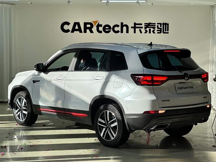 Фото 7 - Changan CS75