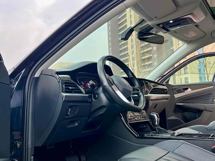 Фото 7 - Volkswagen Passat Hybrid