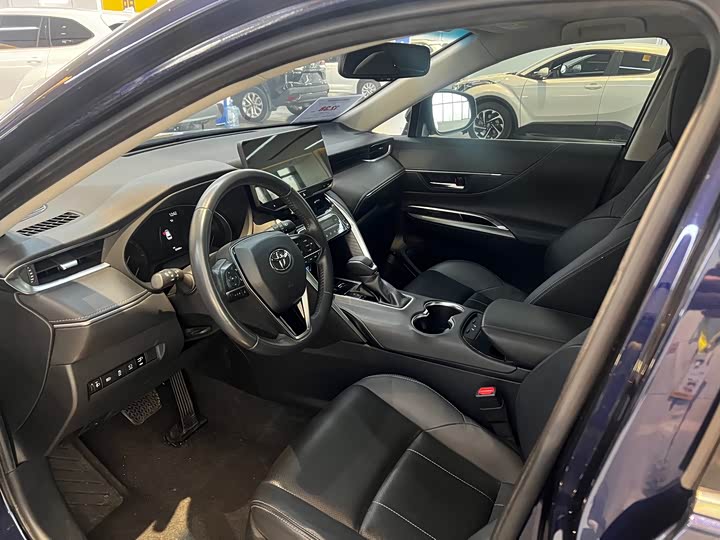 Фото 6 - Toyota Harrier