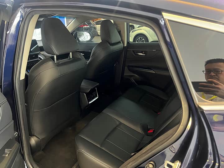 Фото 7 - Toyota Harrier