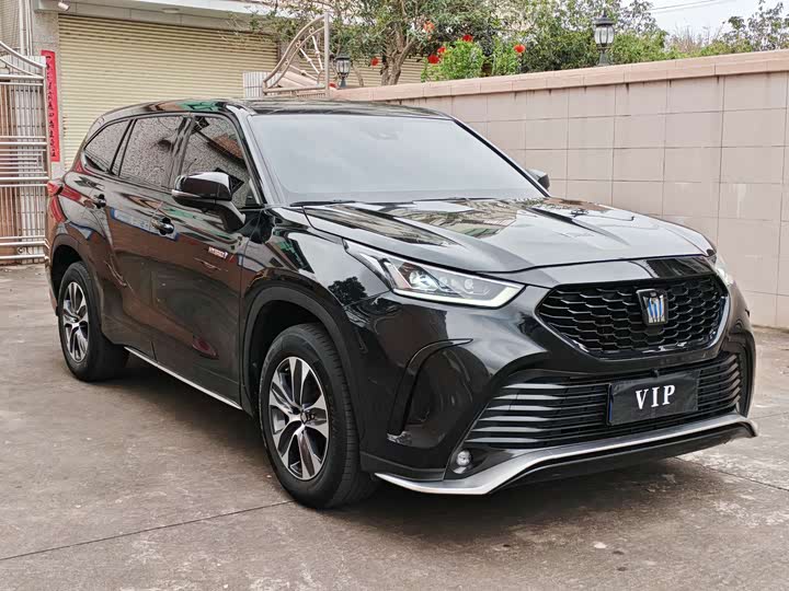 Фото 3 - Toyota Crown Kluger