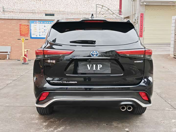 Фото 8 - Toyota Crown Kluger