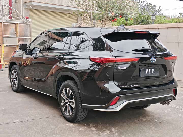 Фото 9 - Toyota Crown Kluger