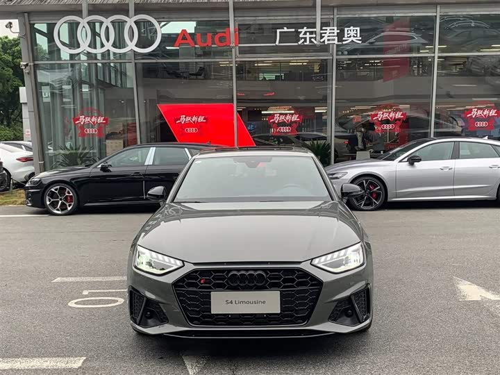 Фото 2 - Audi S4