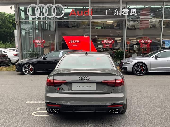 Фото 5 - Audi S4