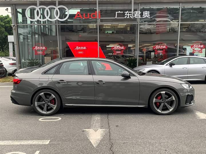 Фото 8 - Audi S4