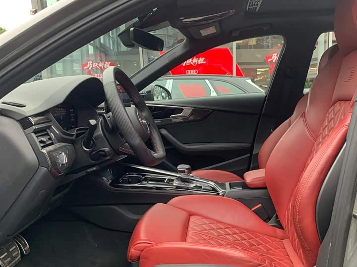 Фото 9 - Audi S4