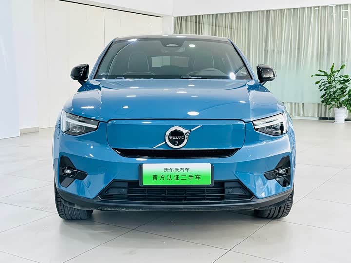 Фото 2 - Volvo C40