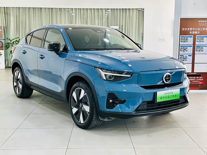 Фото 3 - Volvo C40