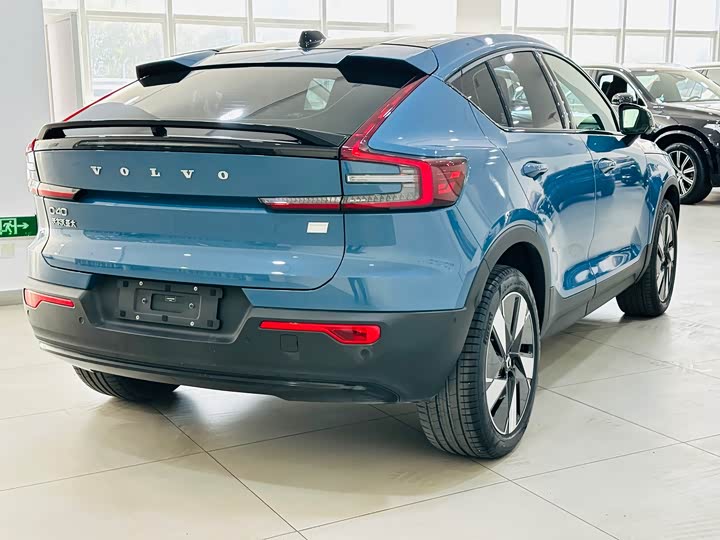 Фото 5 - Volvo C40