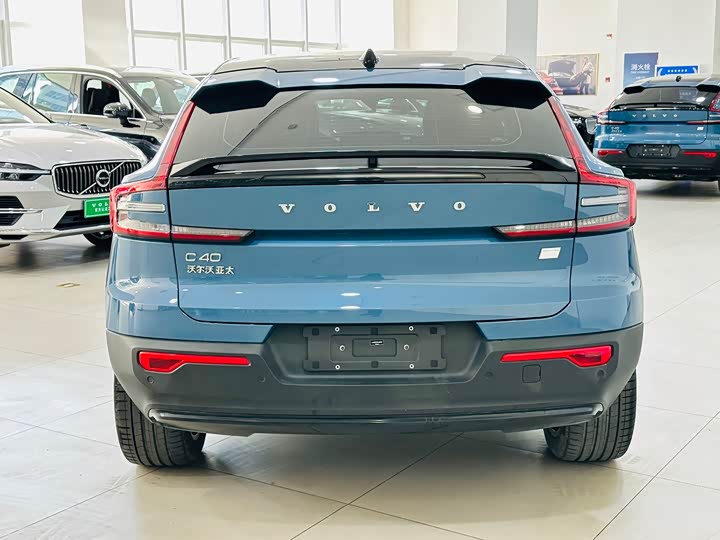 Фото 6 - Volvo C40