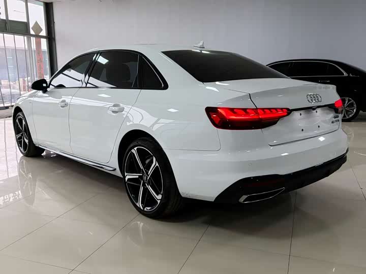 Photo 7 - Audi A4L