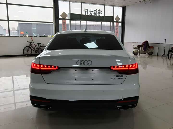 Photo 9 - Audi A4L