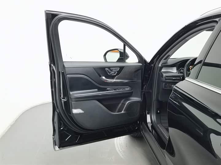 Фото 8 - Lincoln Corsair