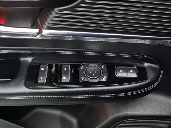 Фото 9 - Lincoln Corsair