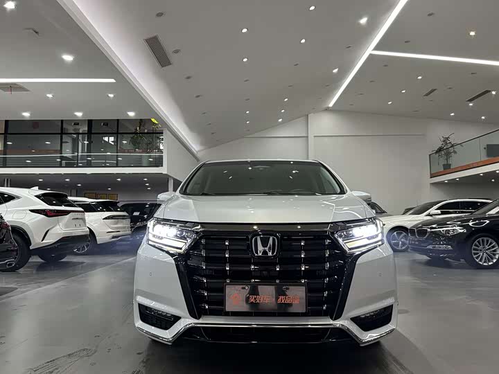 Фото 6 - Honda Elysion