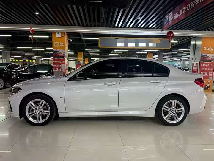 Фото 3 - BMW 1 Series