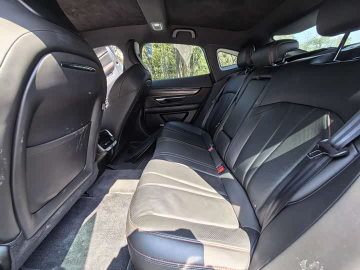 Фото 8 - XPeng P7