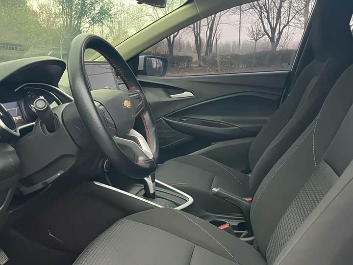 Фото 4 - Chevrolet Onix (Cavalier)