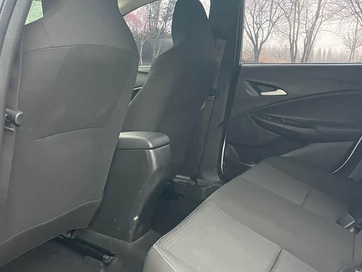 Фото 6 - Chevrolet Onix (Cavalier)