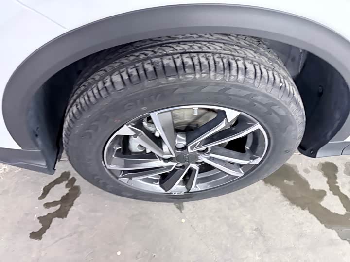 Фото 5 - Geely Coolray