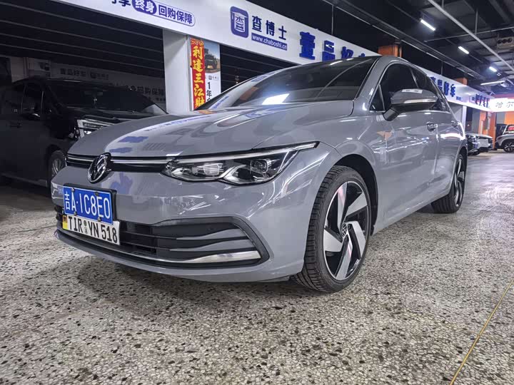 Фото 1 - Volkswagen Golf