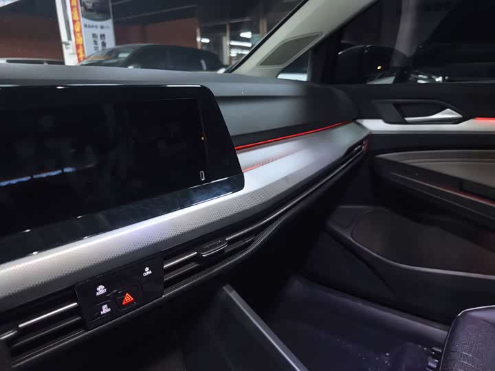 Фото 7 - Volkswagen Golf