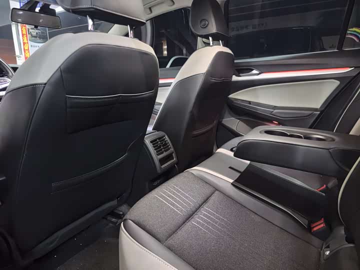 Фото 9 - Volkswagen Golf