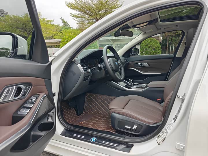 Фото 9 - BMW 3 Series