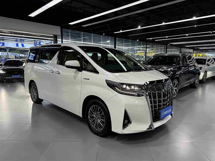 Photo 3 - Toyota Alphard
