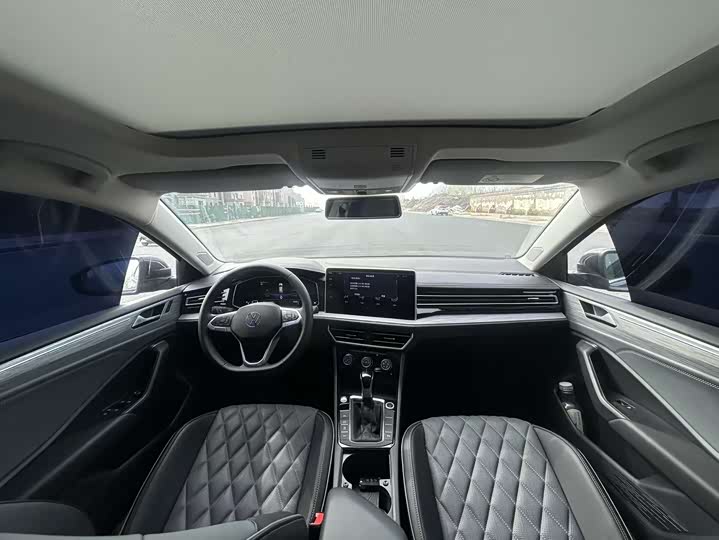 Photo 5 - Volkswagen Sagitar L