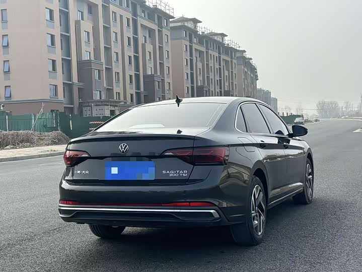 Photo 7 - Volkswagen Sagitar L