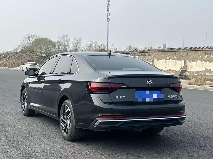 Photo 9 - Volkswagen Sagitar L