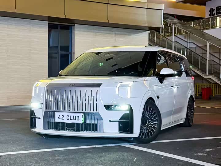 Фото 1 - Zeekr 009