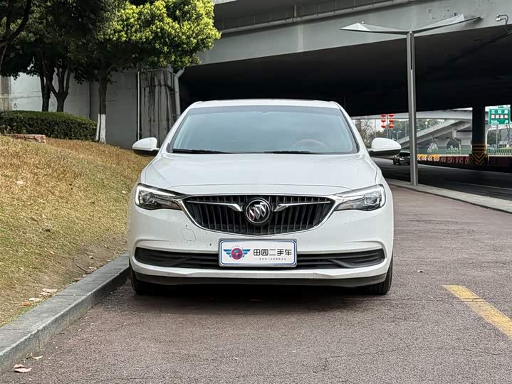 Photo 2 - Buick Excelle GT