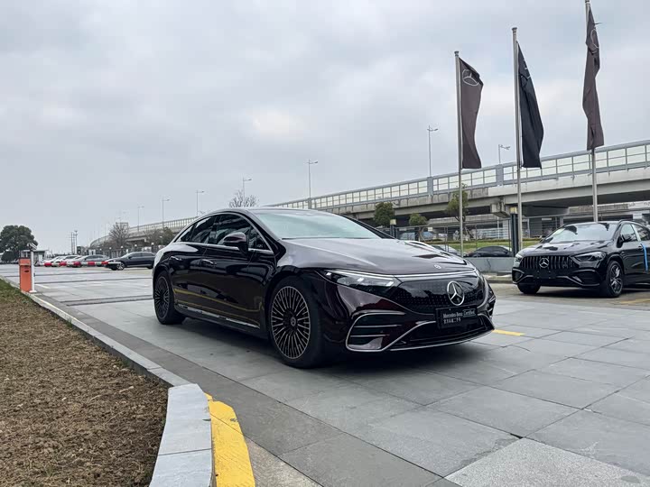 Фото 4 - Mercedes-Benz EQS