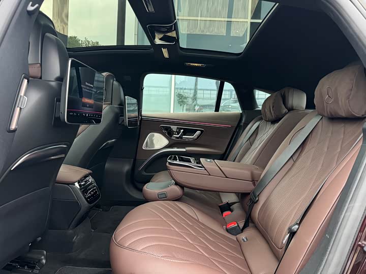 Фото 9 - Mercedes-Benz EQS