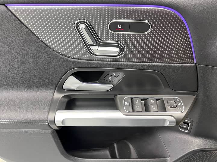 Фото 5 - Mercedes-Benz EQB